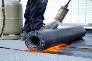 Service de toiture en membrane élastomère de marque Soprema à Longueuil, Boucherville, Brossard, Saint-Hubert et sur la Rive-Sud de Montréal / Couvreur Toiture Rive Sud
